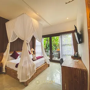 https://gayatri-retreat-ubud.ubudhotelsnow.com